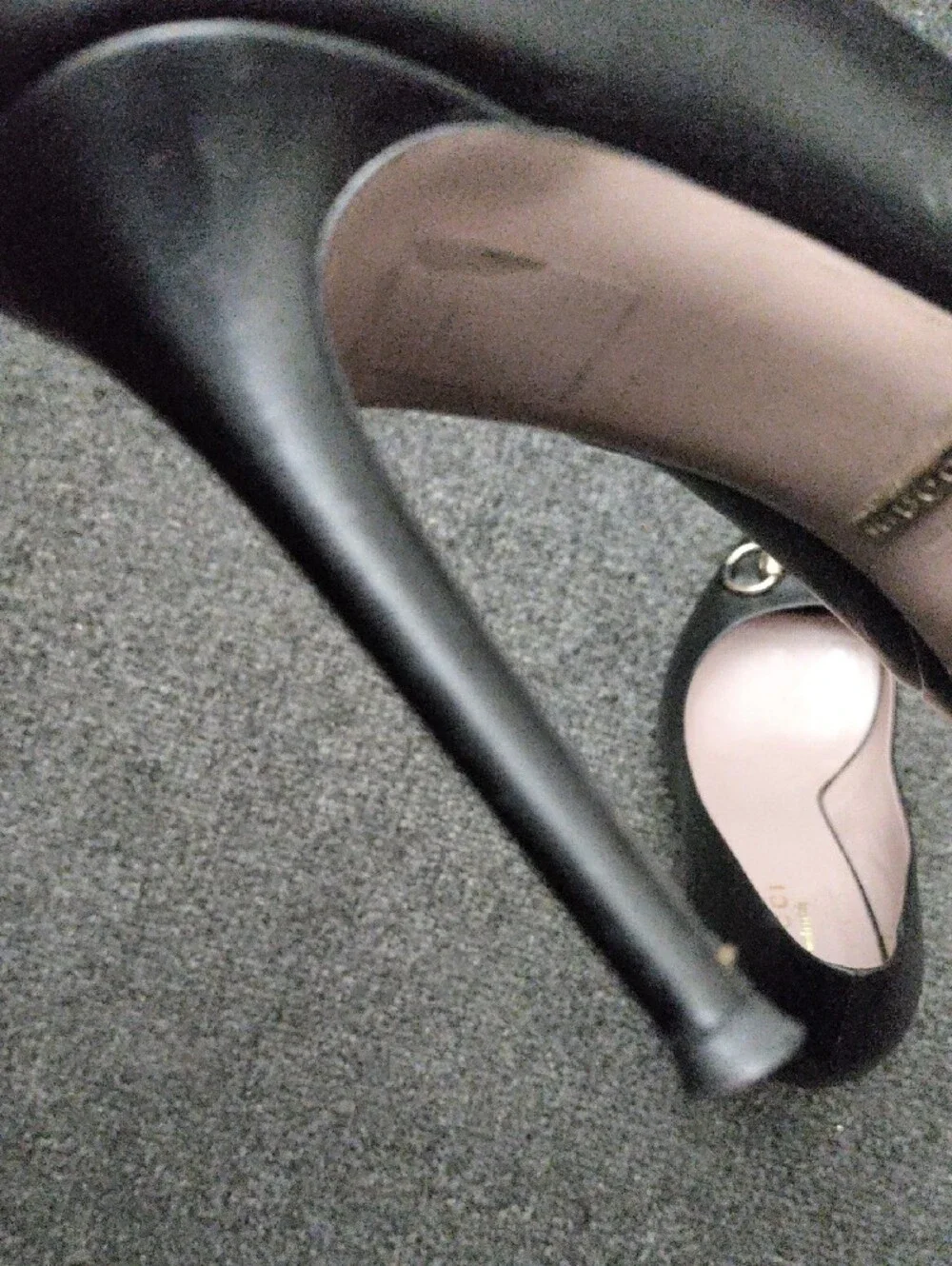 Gucci Black Leather Peep-Toe Heels with Gold Horsebit